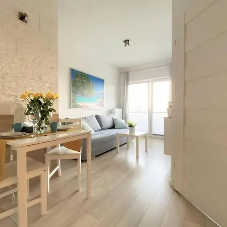 شقة Homely With Balcony - 3 Km To Baltic Sea