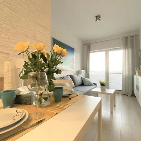 Lägenhet Homely With Balcony - 3 Km To Baltic Sea