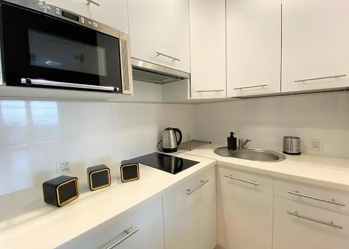 Apartman Homely With Balcony - 3 Km To Baltic Sea *